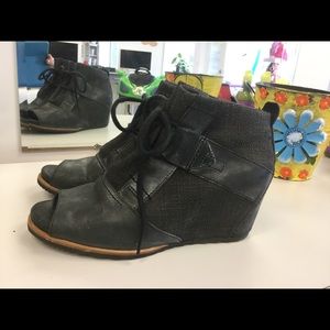SOREL LAKE WEDGES - CHARCOAL